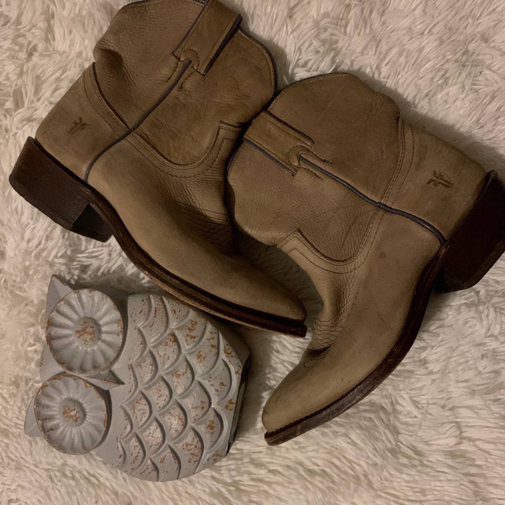 Frye Grey Distressed Leather Boots Women's Size 6